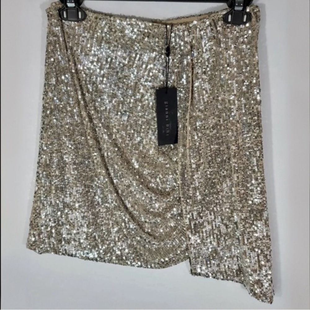 NWT Gianni Bini ladies Sz 12 SILVER SEQUINED Lined Side Drape Mini Skirt Short